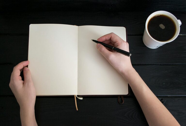 Beginner Guide to Journaling Every Day for a Better Mindset